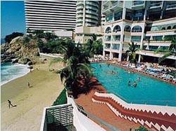 Pool & Beach at Torres Gemelas