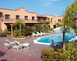 Pool at Holiday Inn Altamira