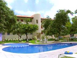 Pool at Suites Carolina Hotel