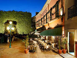 Outdoor Cafe - Posada Santa Fe