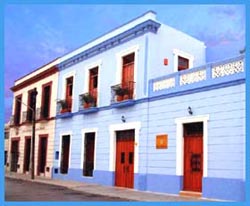 Facade of Medio Mundo B&B