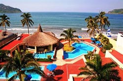 Pool & Beach at Balboa Towers