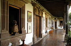 Colonial Arches @ Casa Aduana