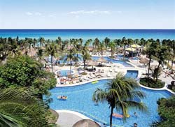 Pool & Beach at Riu Yucatan