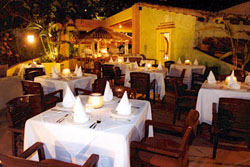 Dinner setting at Remembranzas