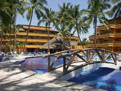 Swimming Pool at Villa del Mar