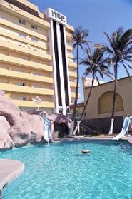 Pool at Emporio Veracruz